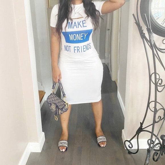 GRAPHIC DESIGN DRESS WHITE - Picture 1 of 3